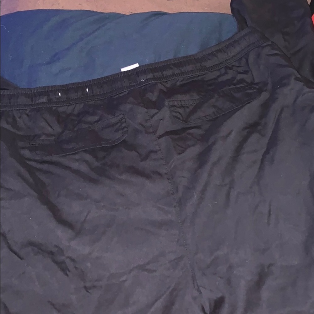 Drawstring warm-ups - Picture 3 of 3
